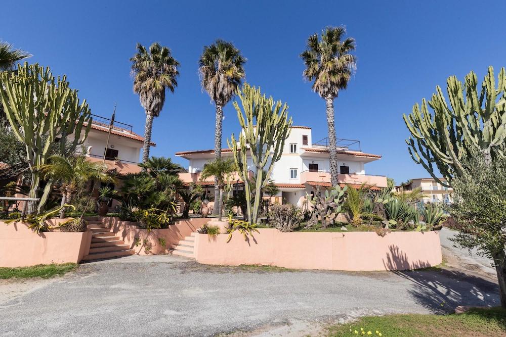 Residence Esmeraldo Capo Vaticano Exterior photo